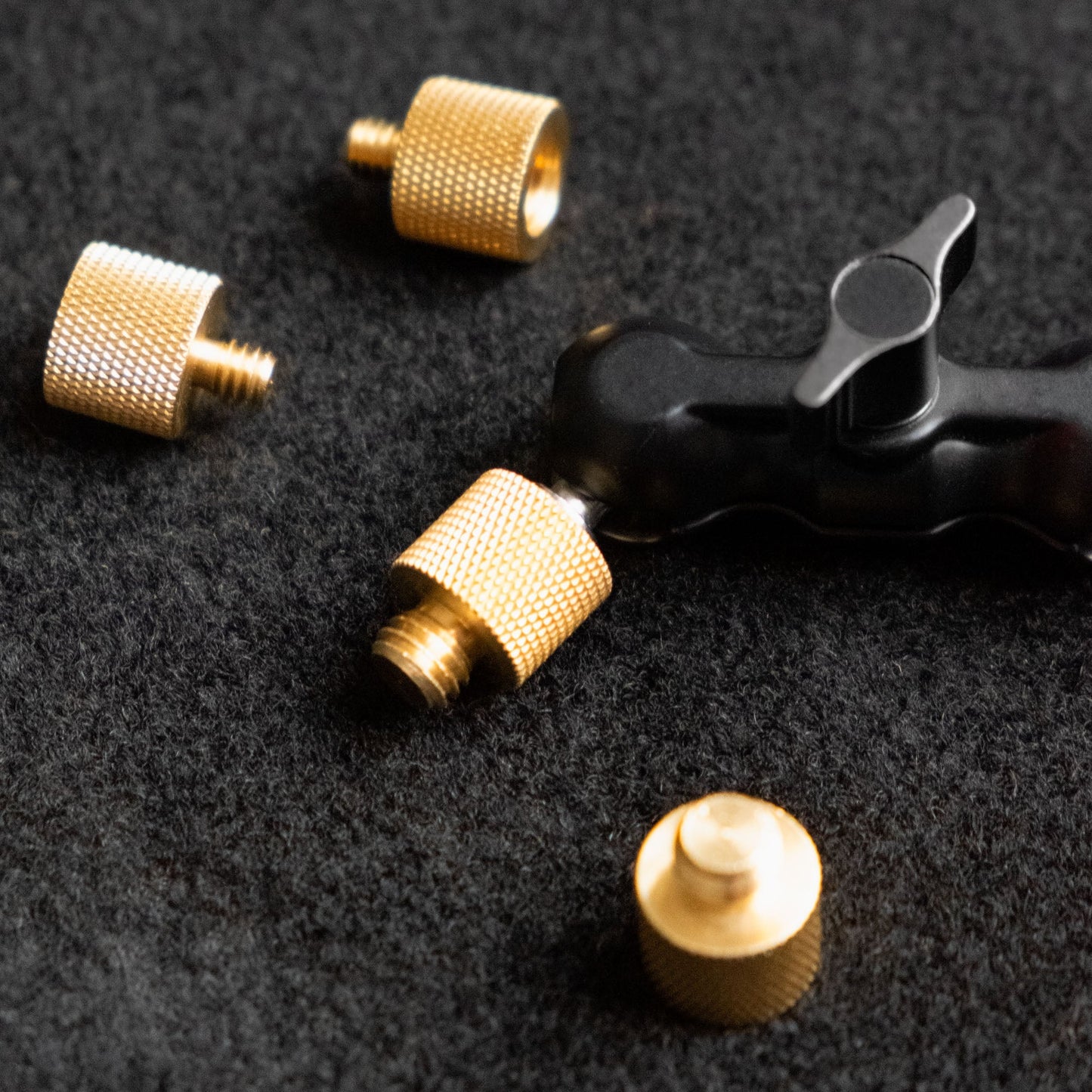 1/4"-20 to 3/8"-16 Screw Adapter (2x)