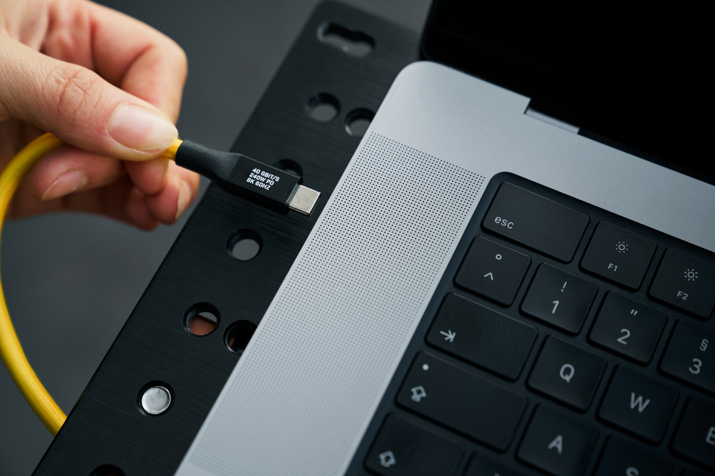 USB-C Cable 0,5M 40G - Yellow Angled