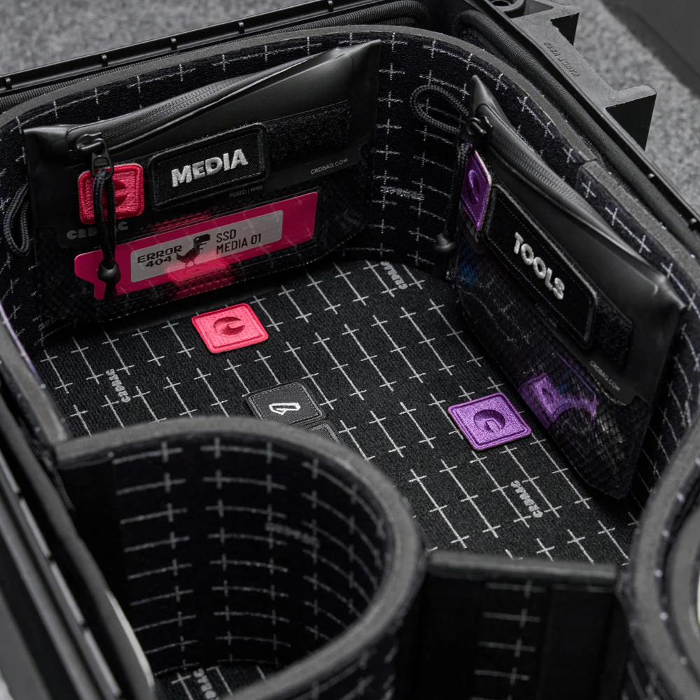 GRID DIVIDE Carry-On Universal Kit