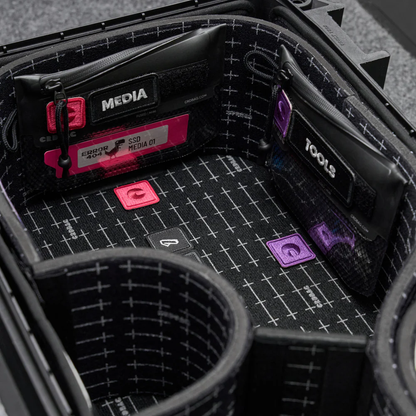 GRID DIVIDE Carry-On Universal Kit